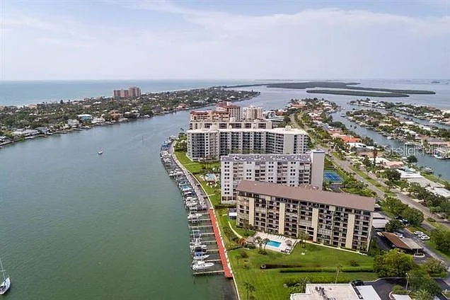 2 bed, 2.0 bath, 1355 sqft, $3,300 — Photo 3