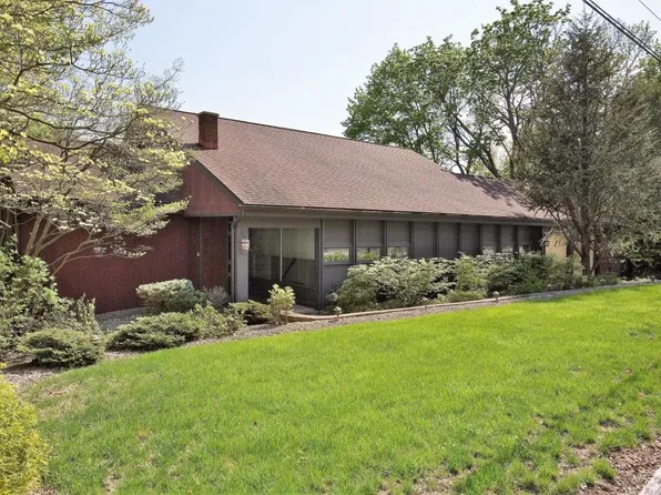 212 Roderick Rd, Williamsport, PA 17701