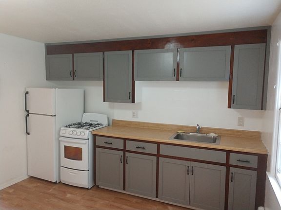 2 bedroom apartment kitchen.