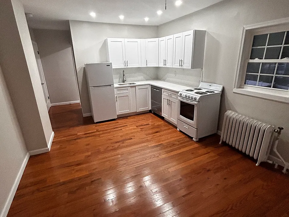 415 Hoboken Rd #2