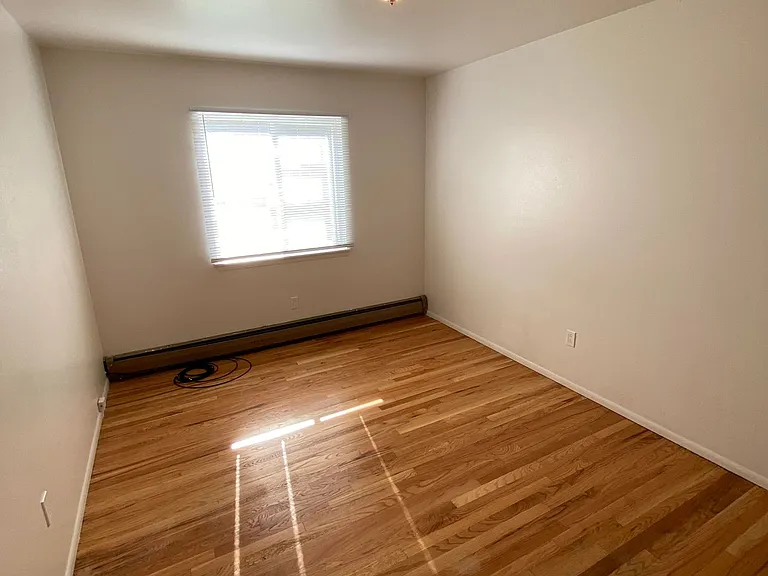 2400 Northwestern Ave — Photo 9