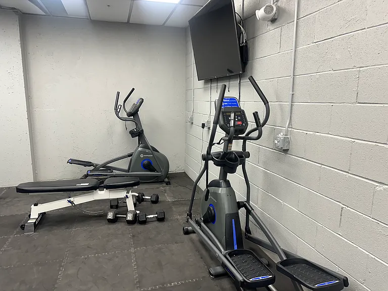 100 Evergreen Pl #2E — Photo 15
