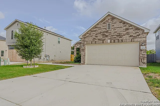 3 bed, 2.0 bath, 1516 sqft, $2,150 — Photo 2