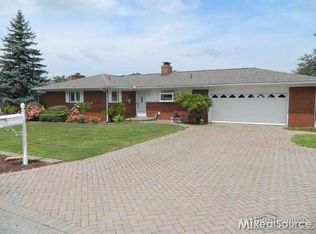 7224 Cardinal St, Algonac, MI 48001