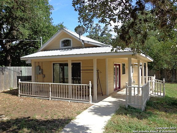 2nd image of 620 San Antonio St