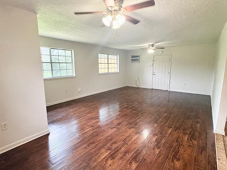 5945 W Fairlane Ct — Photo 3
