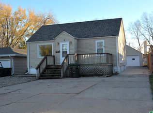 3112 38th St, Sioux City, IA 51108