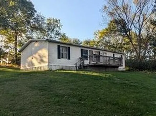 52 Bluff St, New Castle, PA 16101