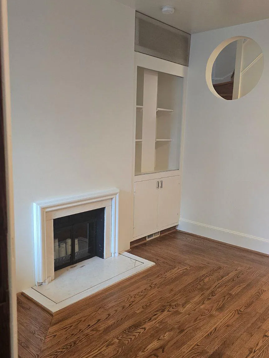 2 bed, 1.0 bath, 832 sqft, $2,700 — Photo 2