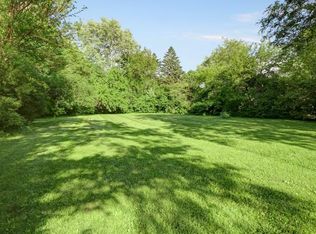 925 Meadows Rd, Geneva, IL 60134