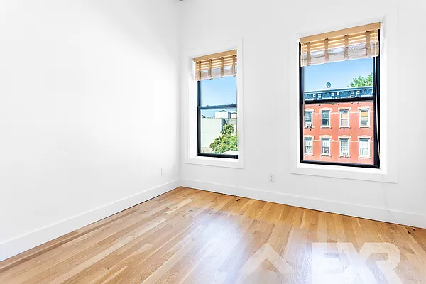 Rented by EXR | media 42