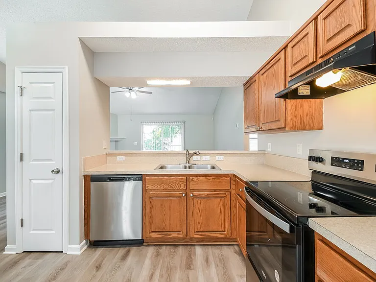 3445 Shelley Dr — Photo 7