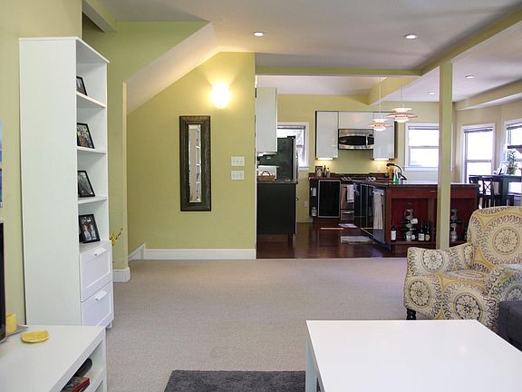 2nd image of 1010 27th St #1010