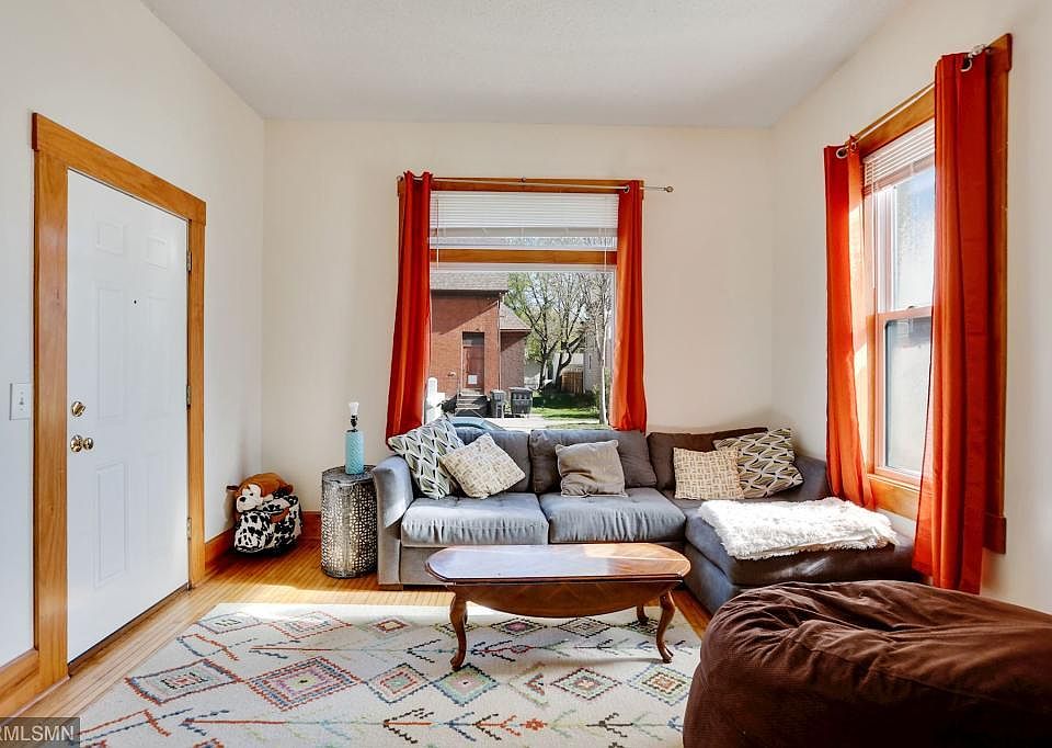 1st image of 1004 18 1/2 Ave NE