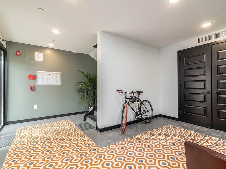 114 Richmond St #2RE — Photo 14