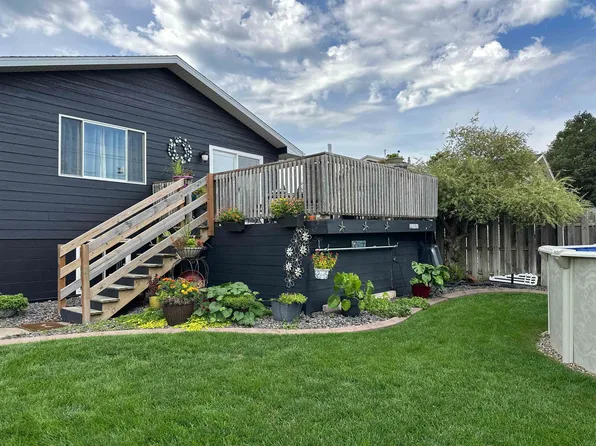 1206 E 31st St, Kearney, NE 68847