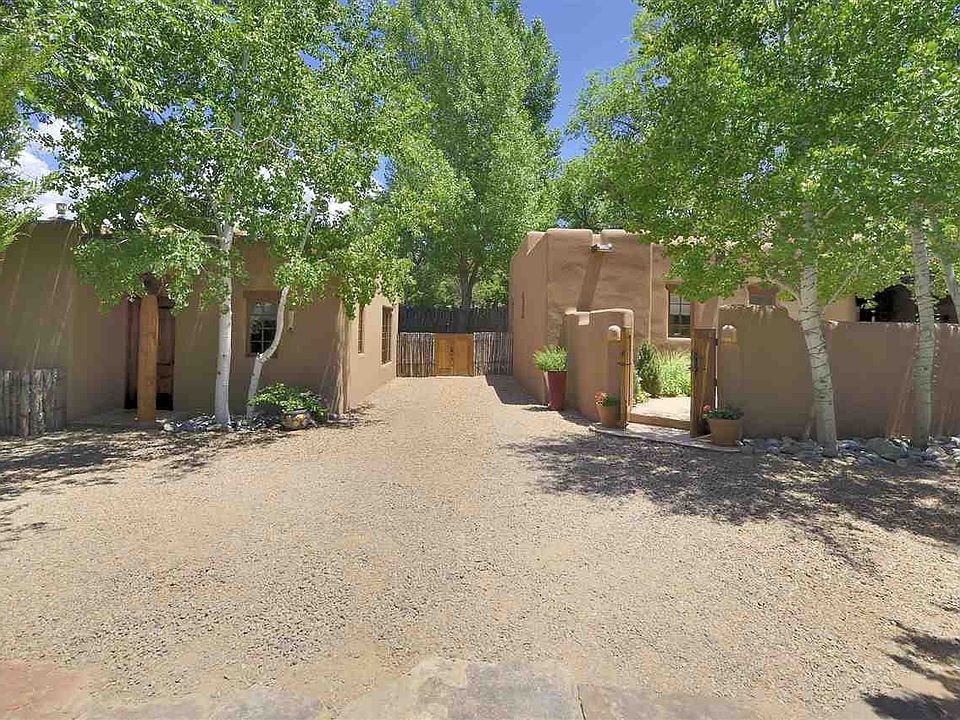 1st image of 919 Acequia Madre
