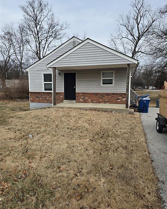1st image of 201 Becker Dr