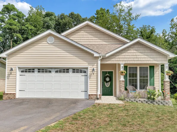 1290 Trafalgar Dr, Roanoke, VA 24019