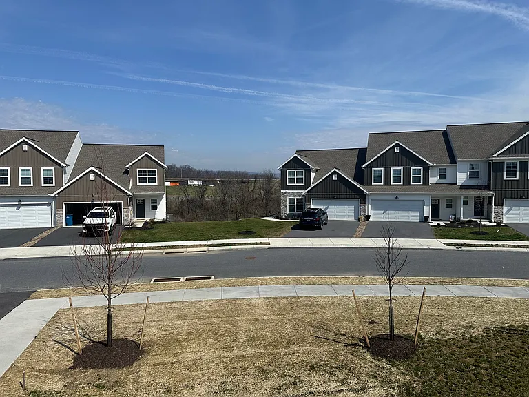 7882 Briarwood Dr — Photo 2