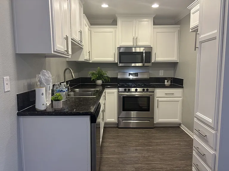 Villa Serrano Apartment Homes — Photo 55
