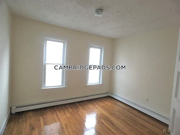 5th image of 23 Oak St #U1a