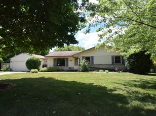 15401 W Glendale Dr, New Berlin, WI 53151