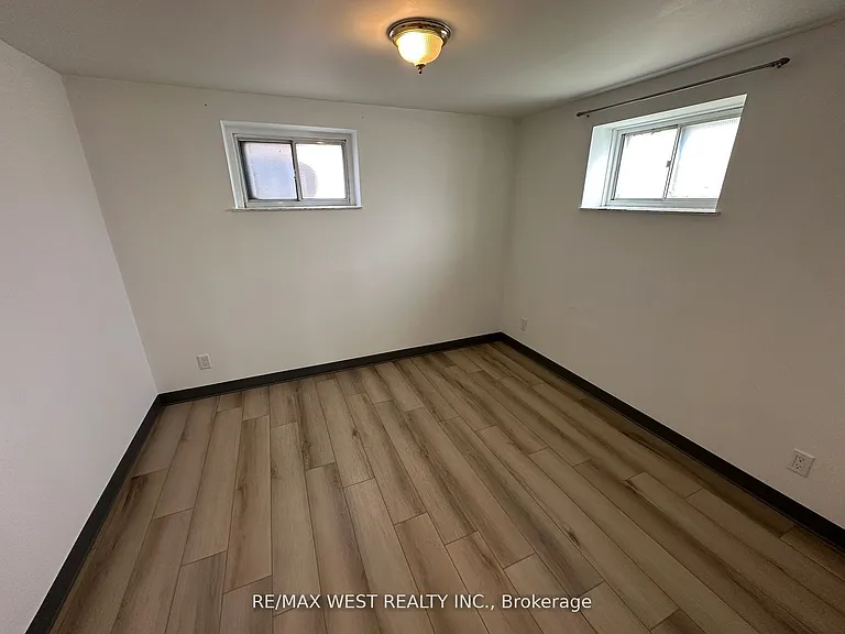 999 Caledonia Rd #BASEMENT — Photo 15