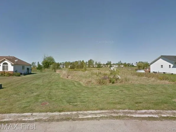 39 Deer Park, Capac, MI 48014