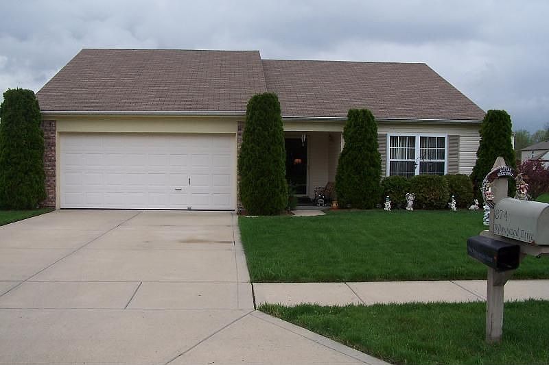 1st image of 874 Yellowwood Dr