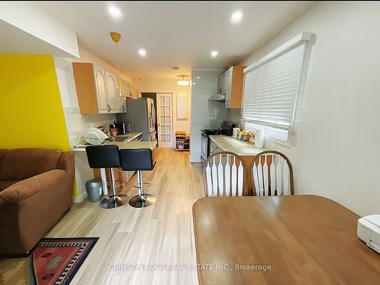 30 Orsett St #MAIN FL — Photo 6