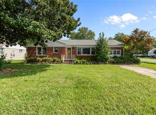 1814 Canterbury Rd, Hampton, VA 23666