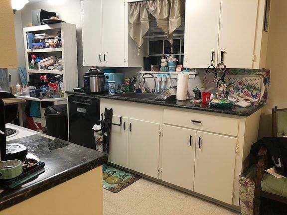 5th image of 219 S Bernard St