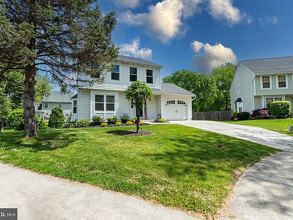 3rd image of 709 Selkirk Ct