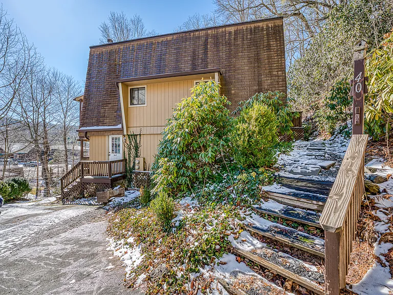 40 Spruce Ct #B — Photo 15