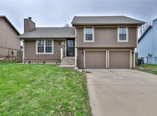 1944 S Leslie Dr, Independence, MO 64055