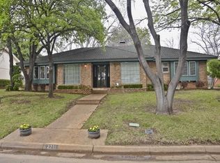 2211 Wood Cliff Ct, Arlington, TX 76012