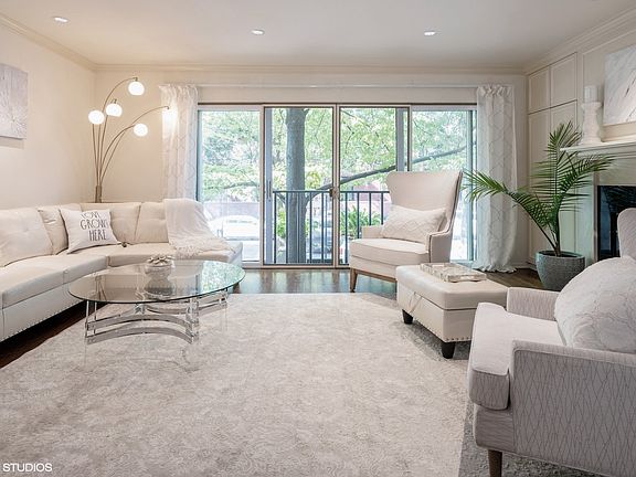 5th image of 641 W Willow St APT 139