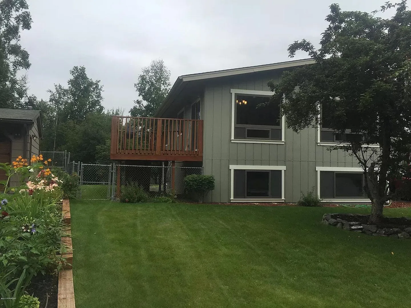 Spacious 2052sqft 4 Bedroom Home in East Anchorage! — Photo 4