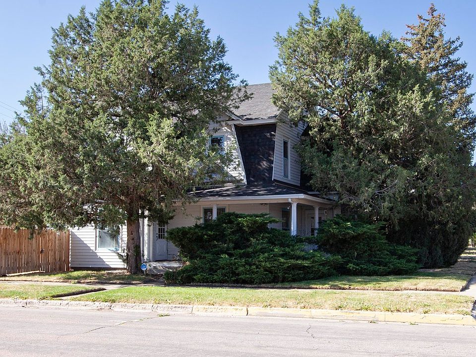 1st image of 301 S 2nd St