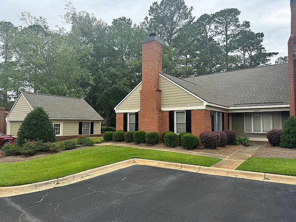 One story w/ detached garage