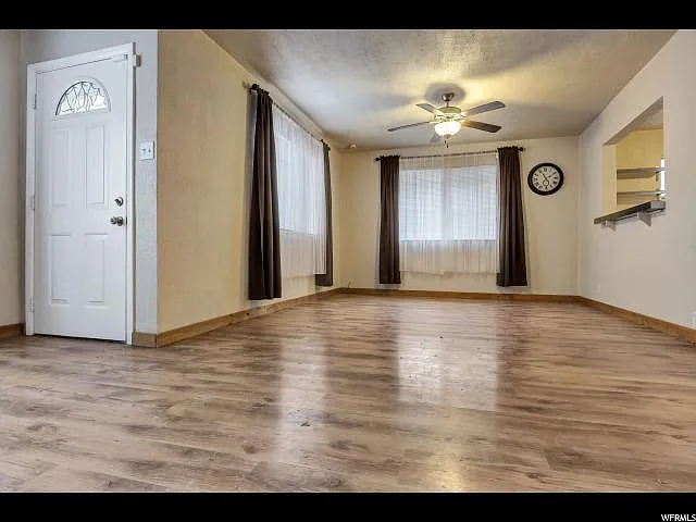 590 E Leland Ave — Photo 3