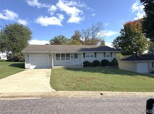 904 Nora St, Washington, MO 63090