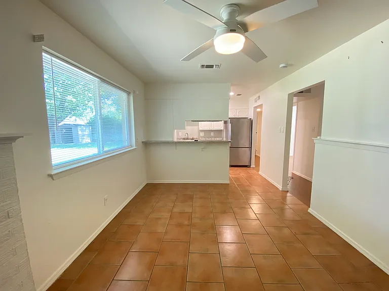 2711 Olympia Dr — Photo 11