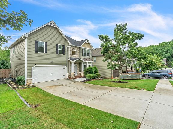 2nd image of 121 River Valley Ln