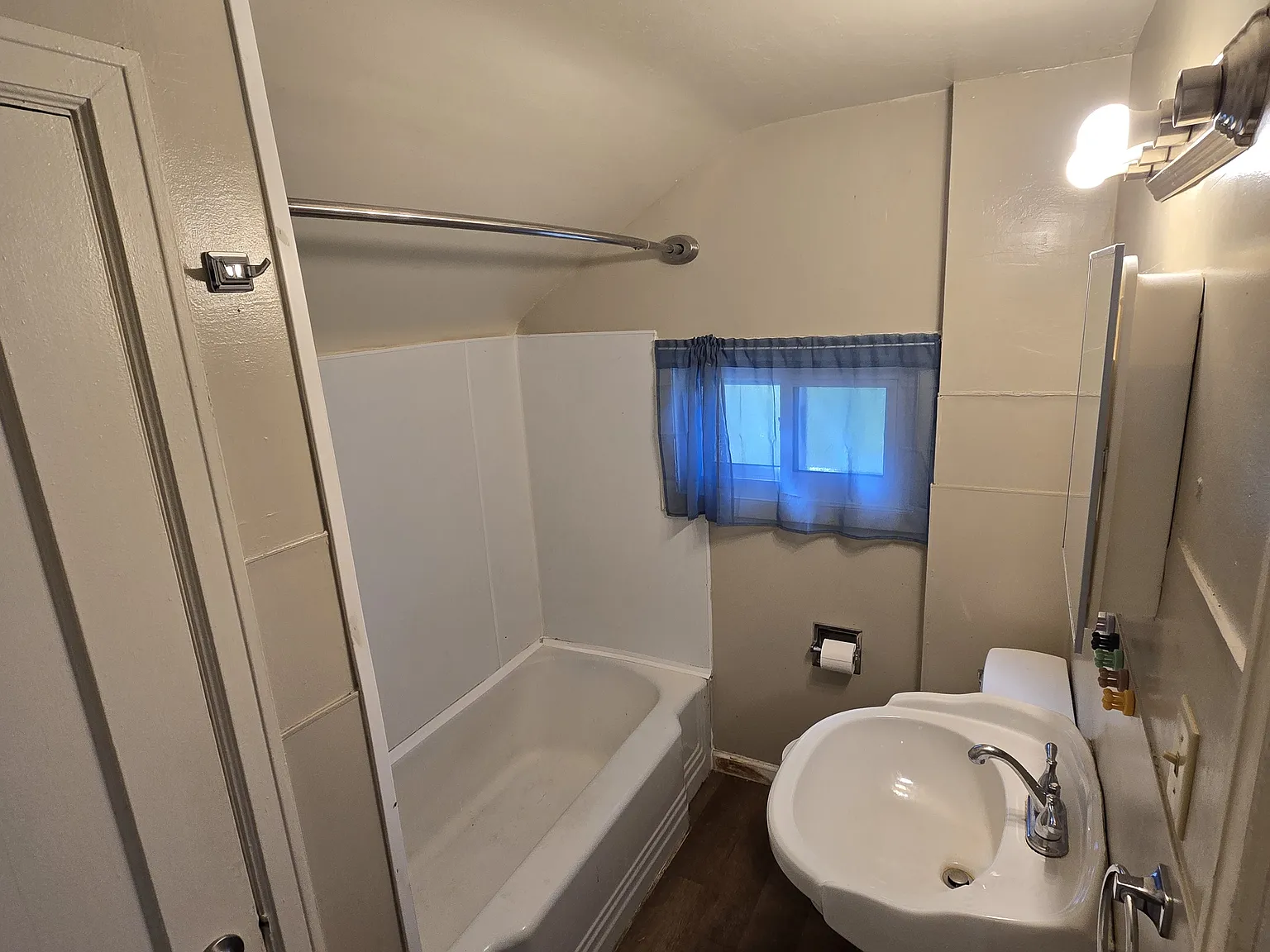 3 bed, 960 sqft, $1,100 — Photo 4