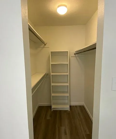 The Oaks Apartments — Photo 43