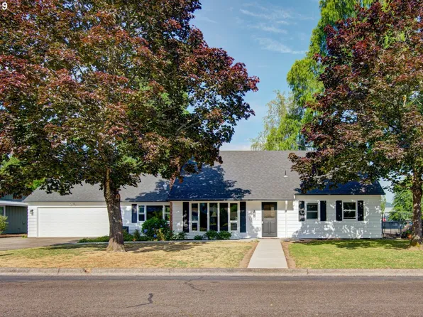 1200 Elm Ln, Newberg, OR 97132