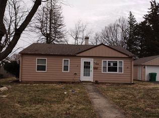 924 Wicker St, Woodstock, IL 60098