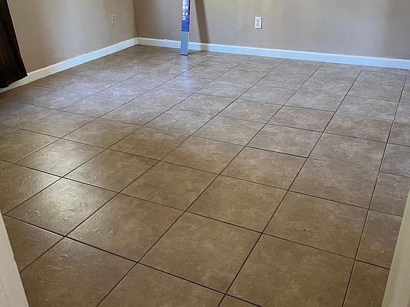 3rd image of 1372 Pattee Cir APT B